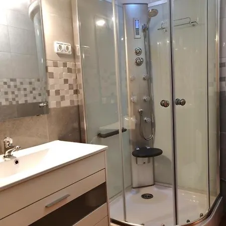Beautiful Apartment, Swimming Pool And 1 Apartment *